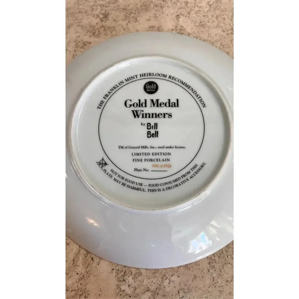 Franklin Mint Multi-Color Gold Medal Flour Cat Winners Bill Bell Collector Plate